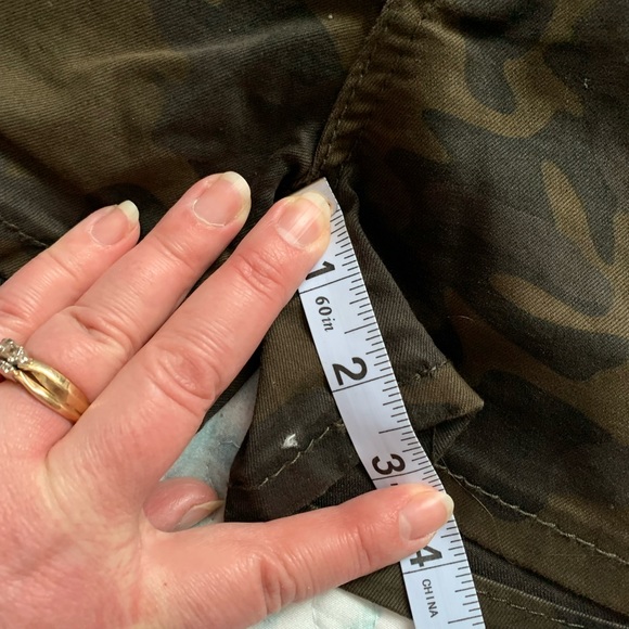 🍉Warehouse One brown, camouflage denim shorts, mid rise, stretchy, lightweight 6 - Picture 4 of 14